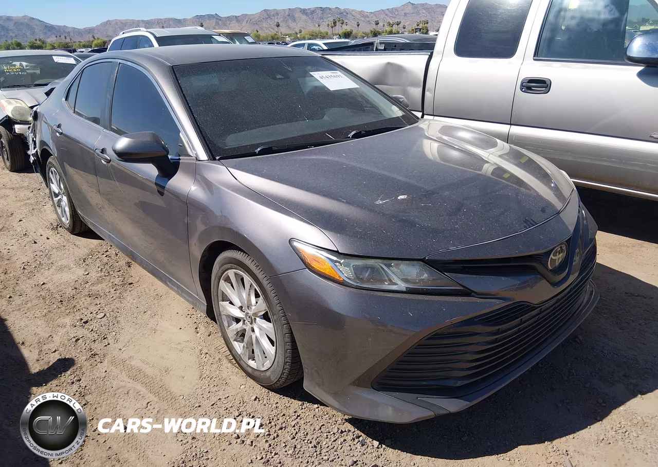2018 Toyota Camry Le – zdjęcie 1 z 16