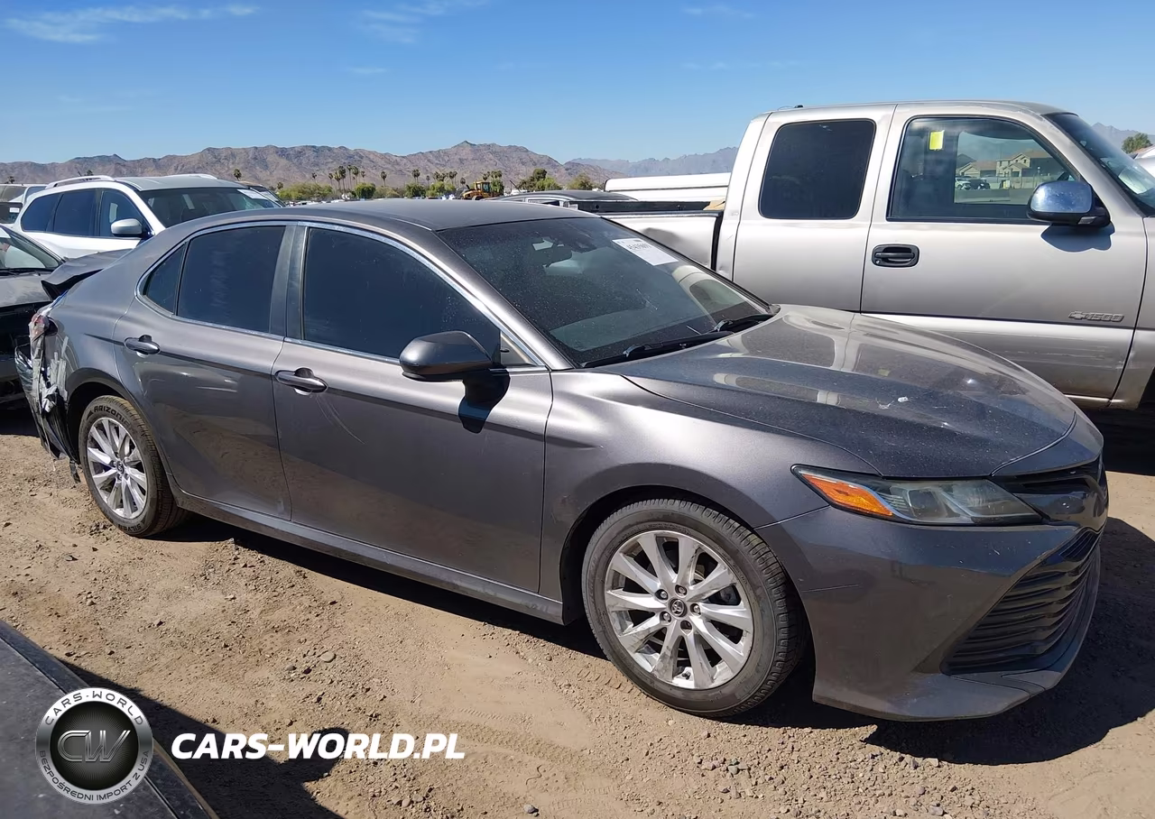 2018 Toyota Camry Le VIN:4T1B11HK2JU014702 - 13