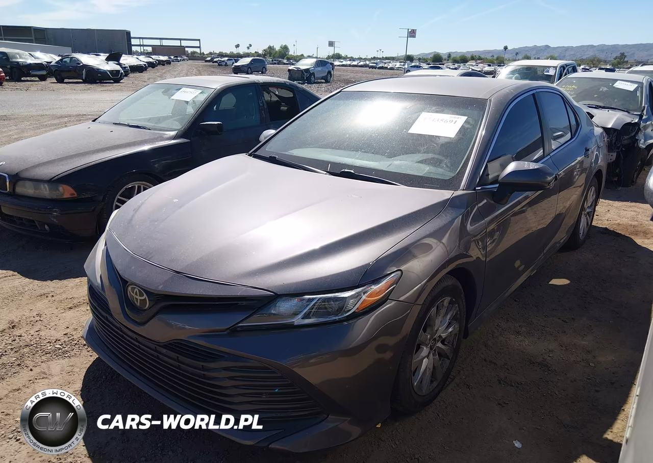 2018 Toyota Camry Le VIN:4T1B11HK2JU014702 - 2