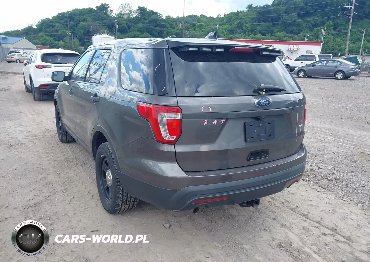 2017 Ford Utility Police Interceptor VIN:1FM5K8AR1HGB54386 - 3