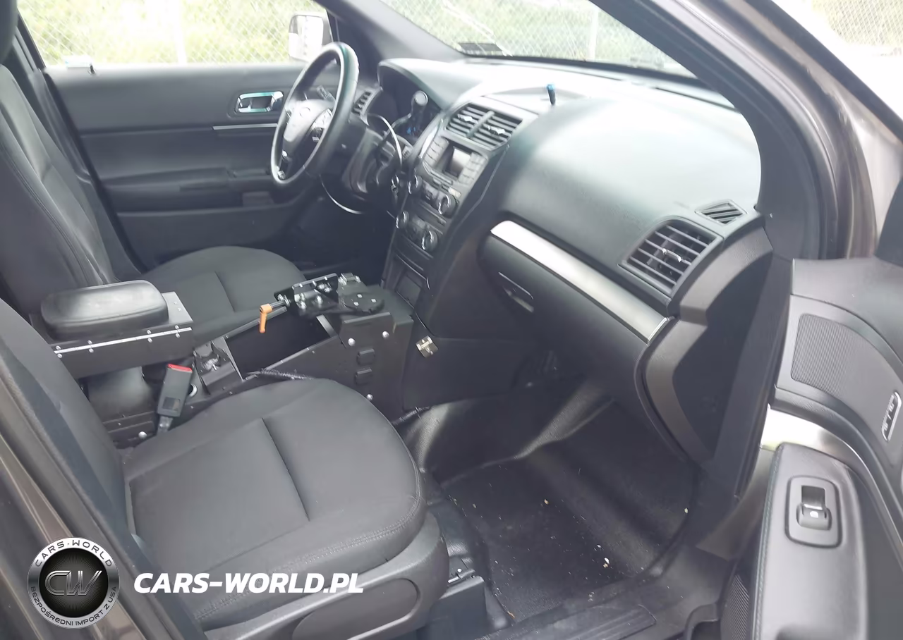 2017 Ford Utility Police Interceptor VIN:1FM5K8AR1HGB54386 - 5