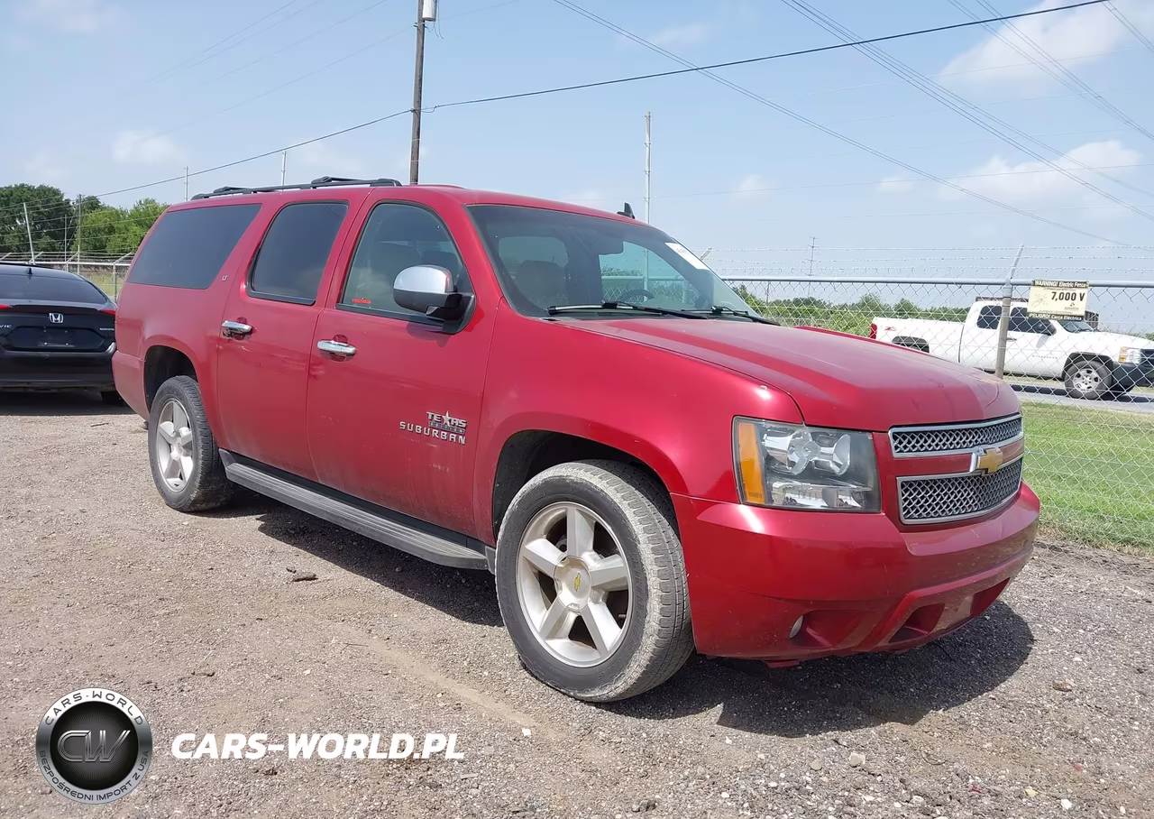 2013 Chevrolet Suburban Lt – zdjęcie 1 z 16