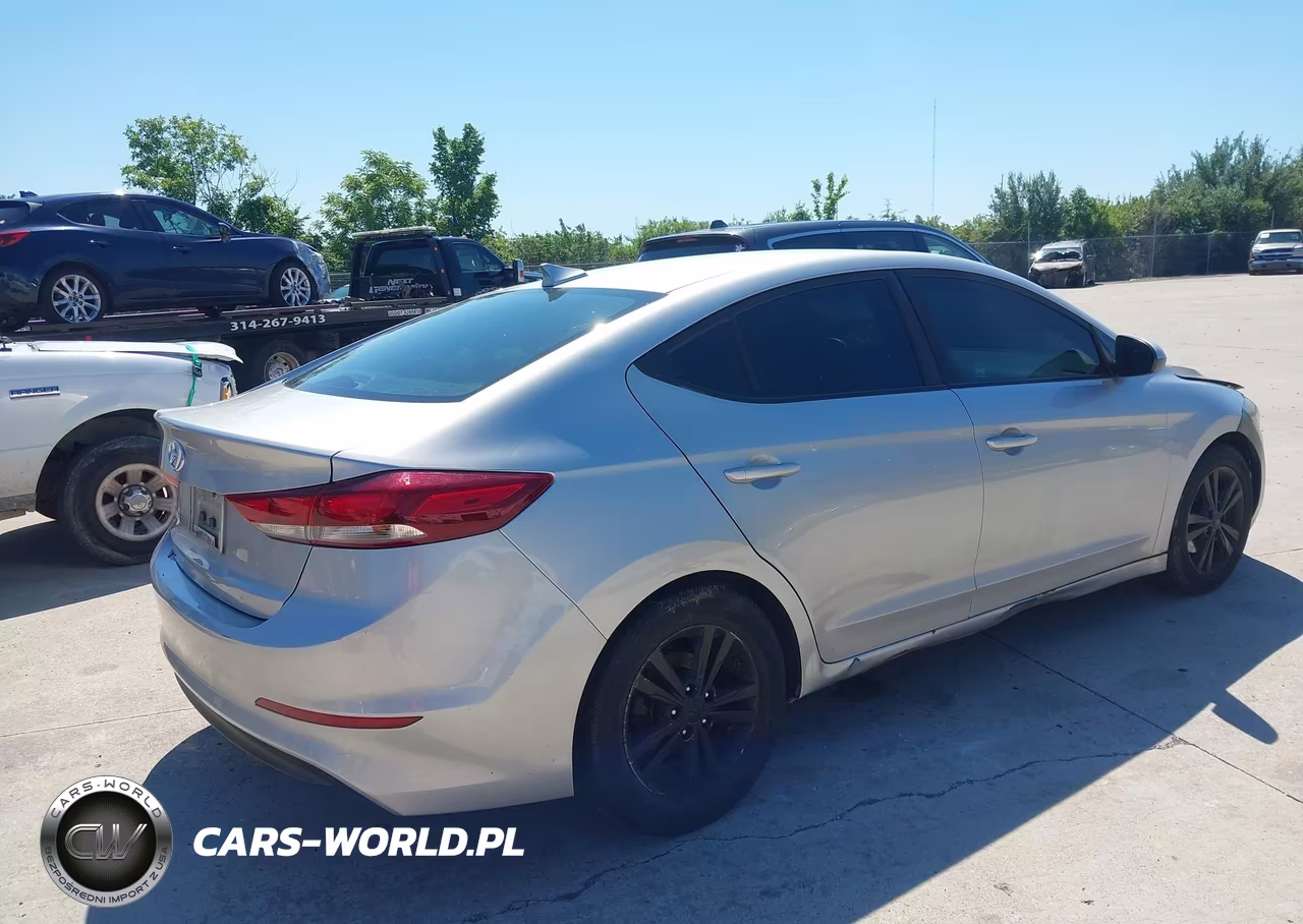 2018 Hyundai Elantra Sel VIN:5NPD84LF4JH397749 - 4