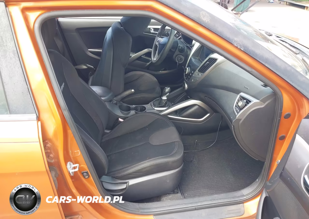 2012 Hyundai Veloster Base W-Black VIN:KMHTC6AD7CU060083 - 5