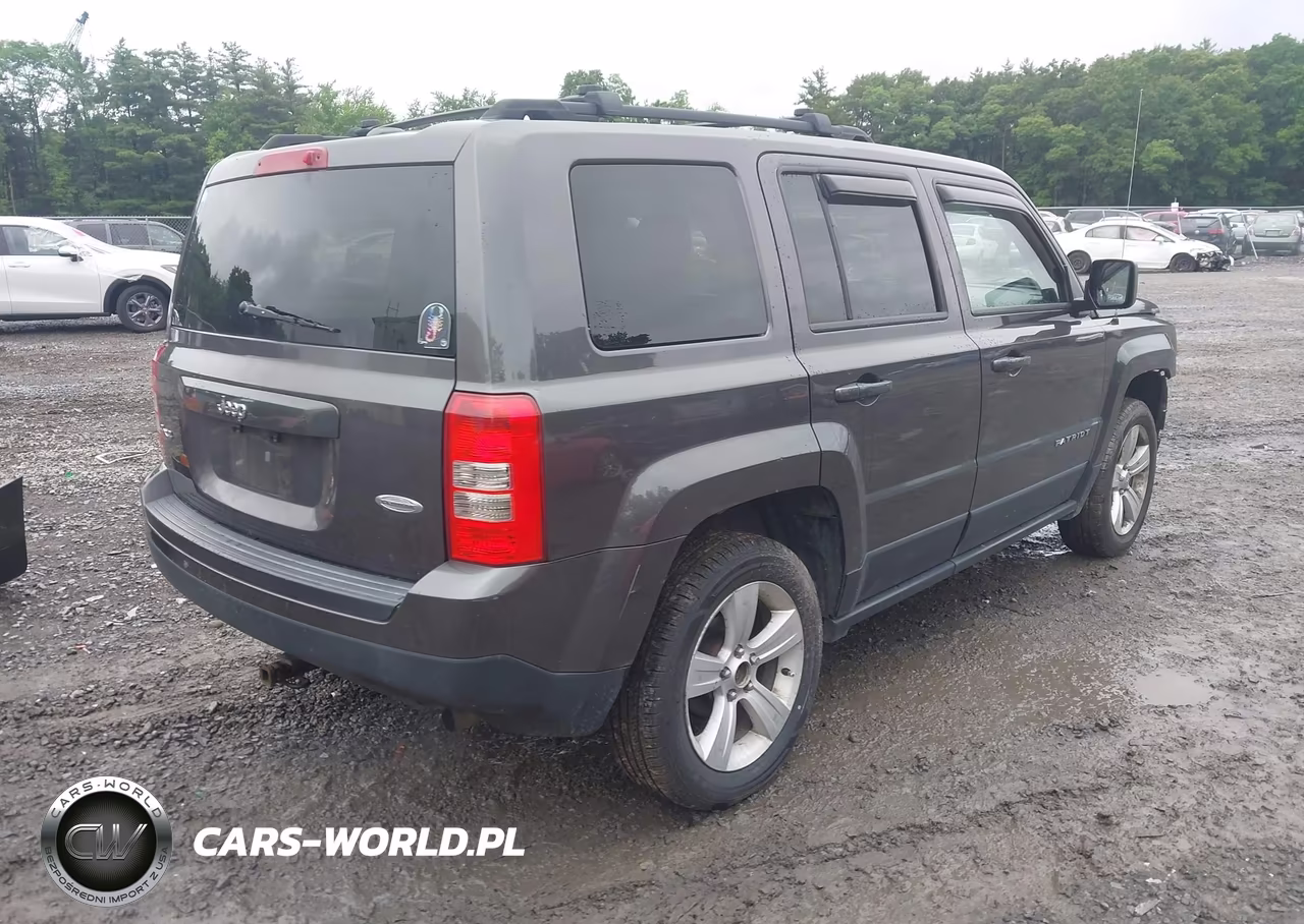 2015 Jeep Patriot Latitude VIN:1C4NJRFB6FD258573 - 4