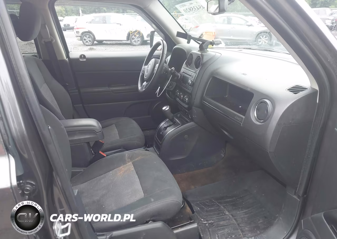 2015 Jeep Patriot Latitude VIN:1C4NJRFB6FD258573 - 5