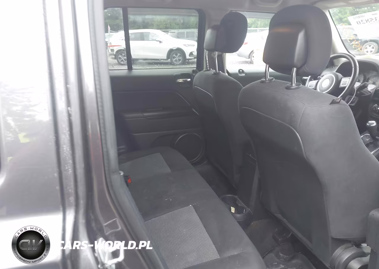 2015 Jeep Patriot Latitude VIN:1C4NJRFB6FD258573 - 8