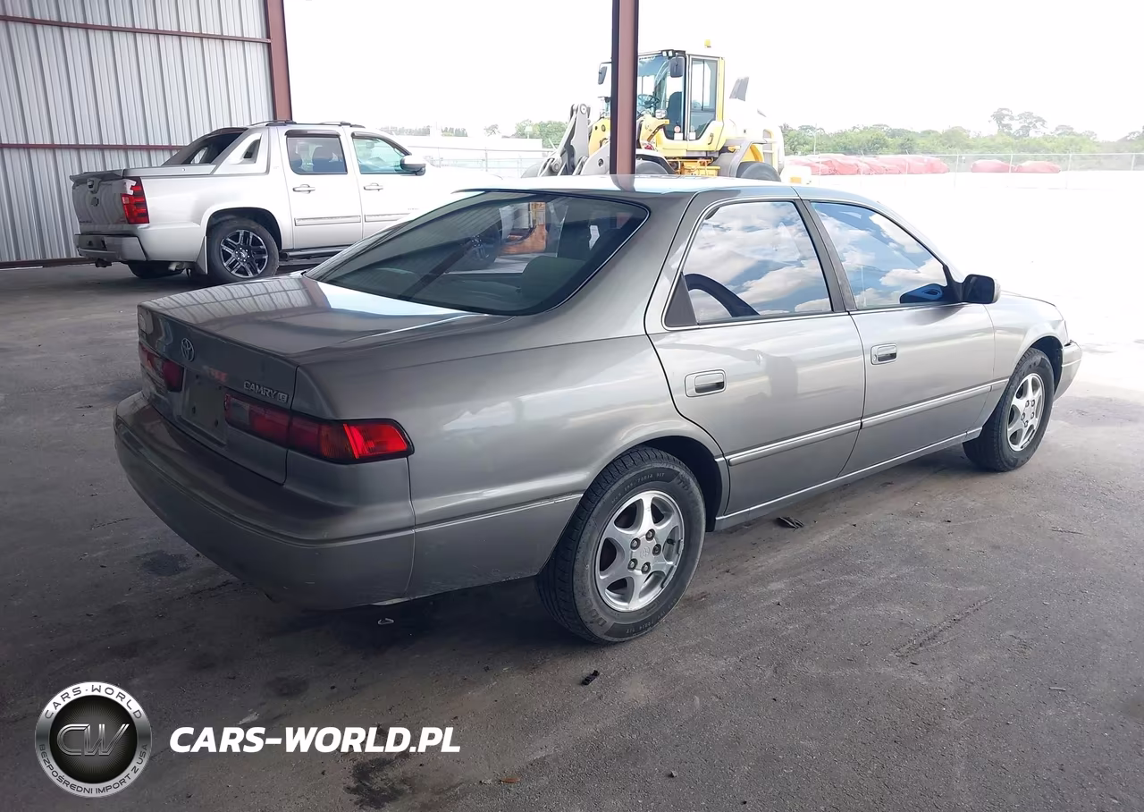 1998 Toyota Camry Le VIN:4T1BG22K2WU388070 - 4