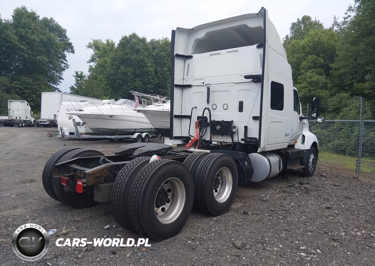 2020 International Lt VIN:3HSDZAPR4LN847978 - 4