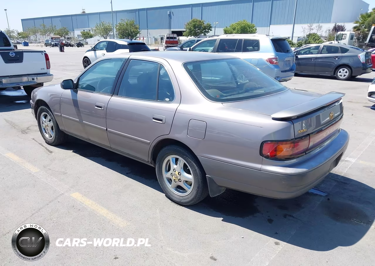 1994 Toyota Camry Le VIN:JT2GK12E5R0065973 - 3