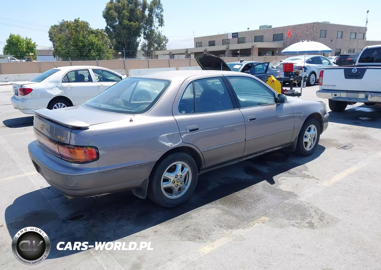 1994 Toyota Camry Le VIN:JT2GK12E5R0065973 - 4