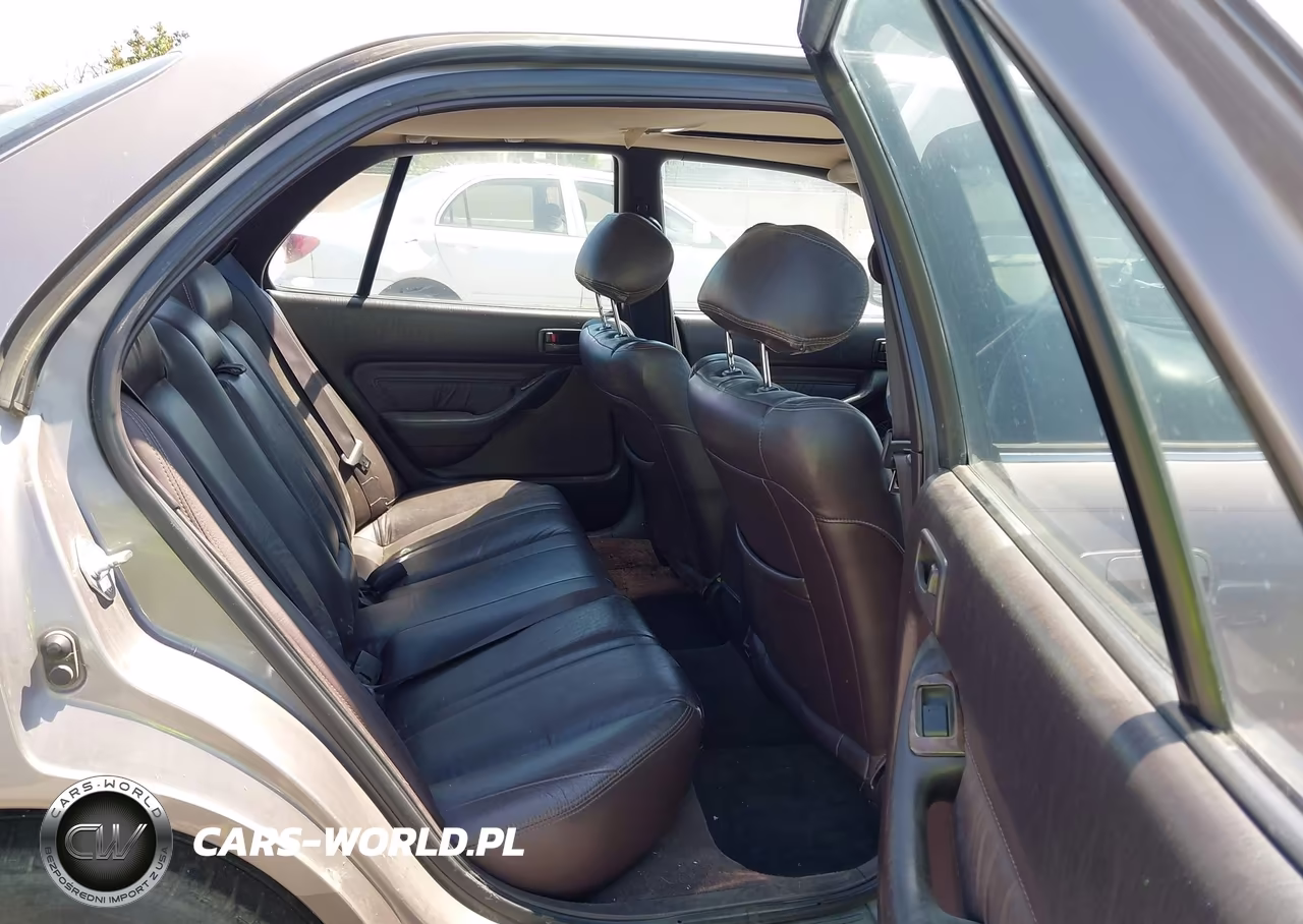 1994 Toyota Camry Le VIN:JT2GK12E5R0065973 - 8