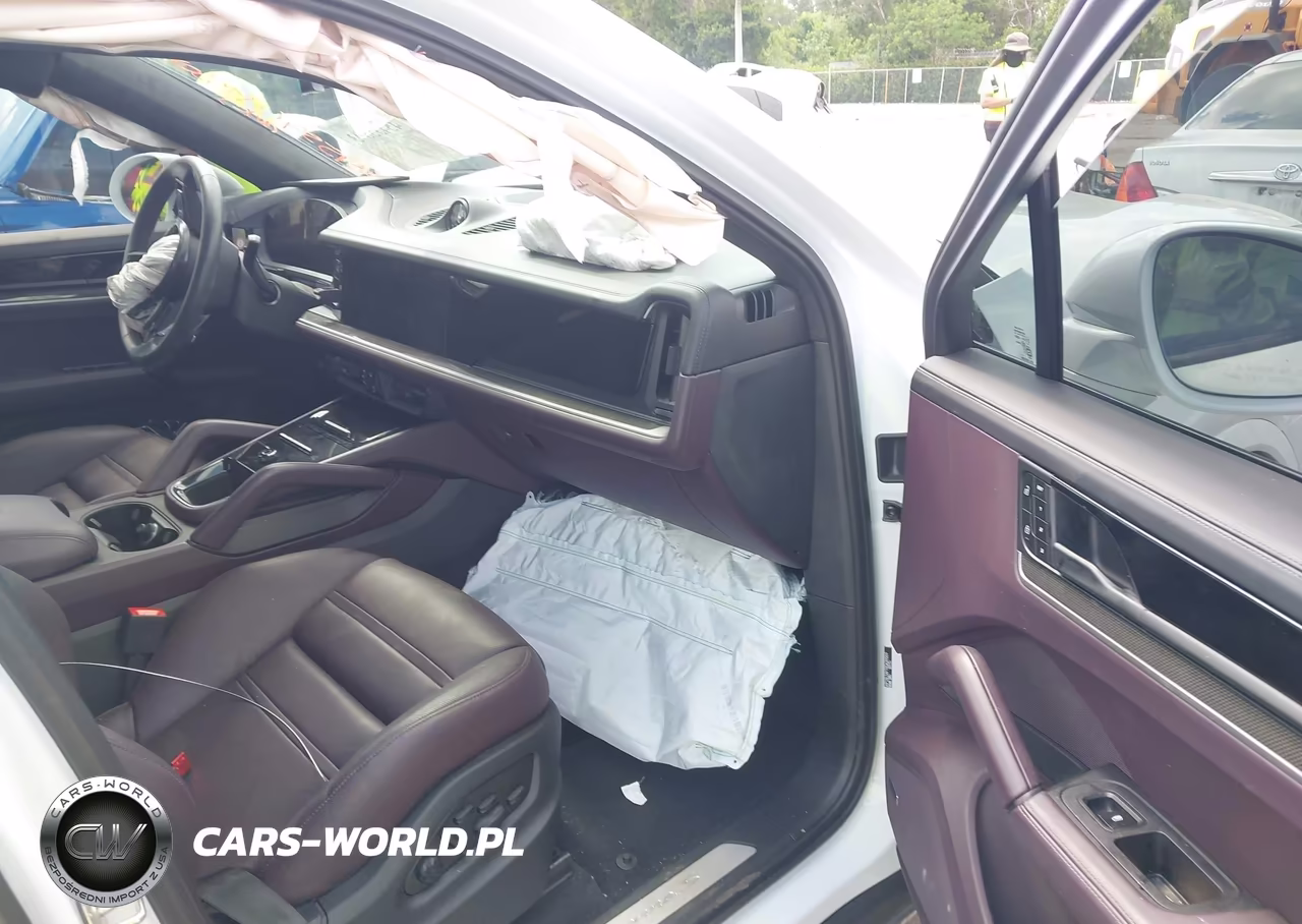 2025 Porsche Cayenne Coupe S VIN:WP1BL2AY1SDA39559 - 5