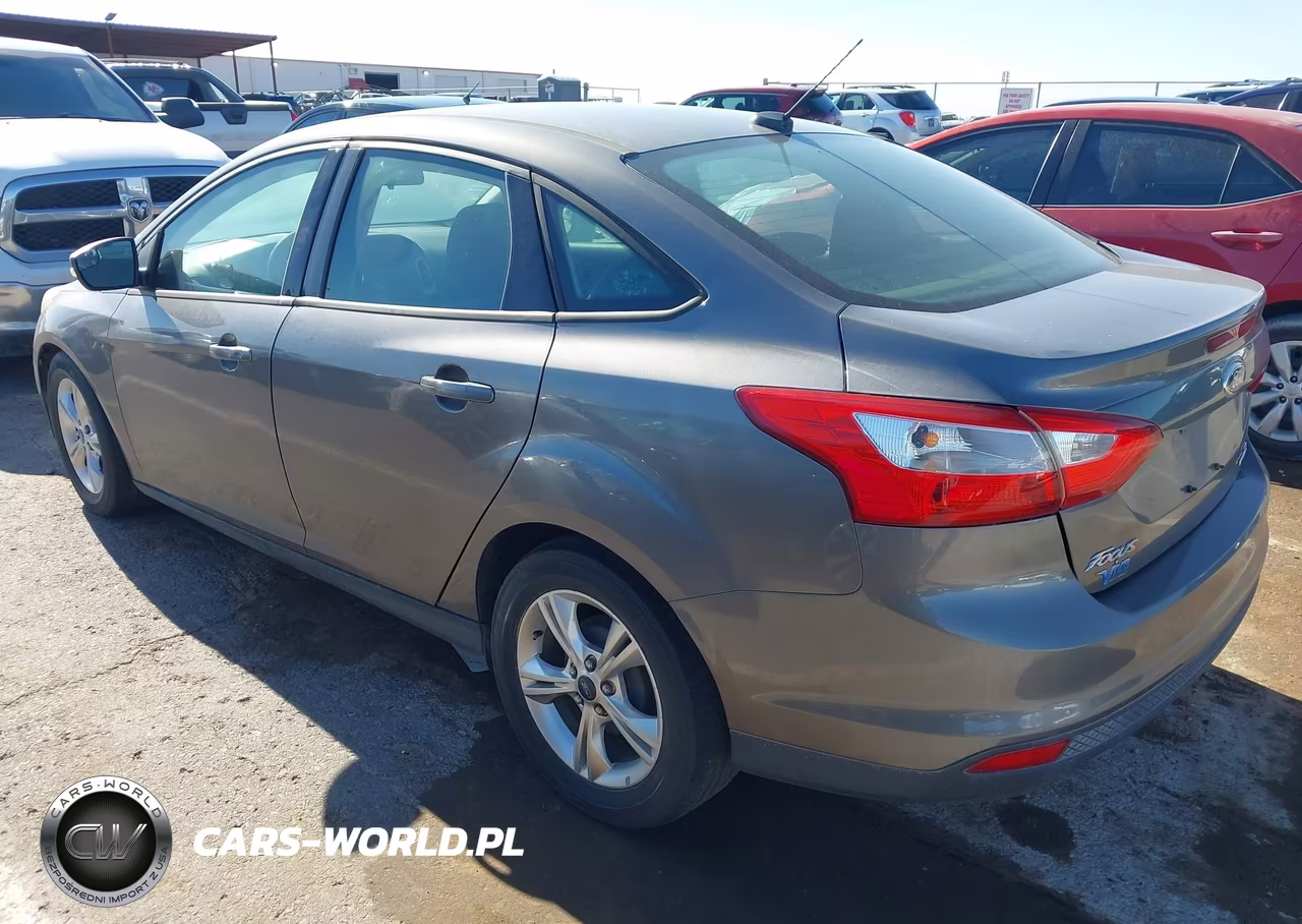 2013 Ford Focus Se VIN:1FADP3F28DL372686 - 3