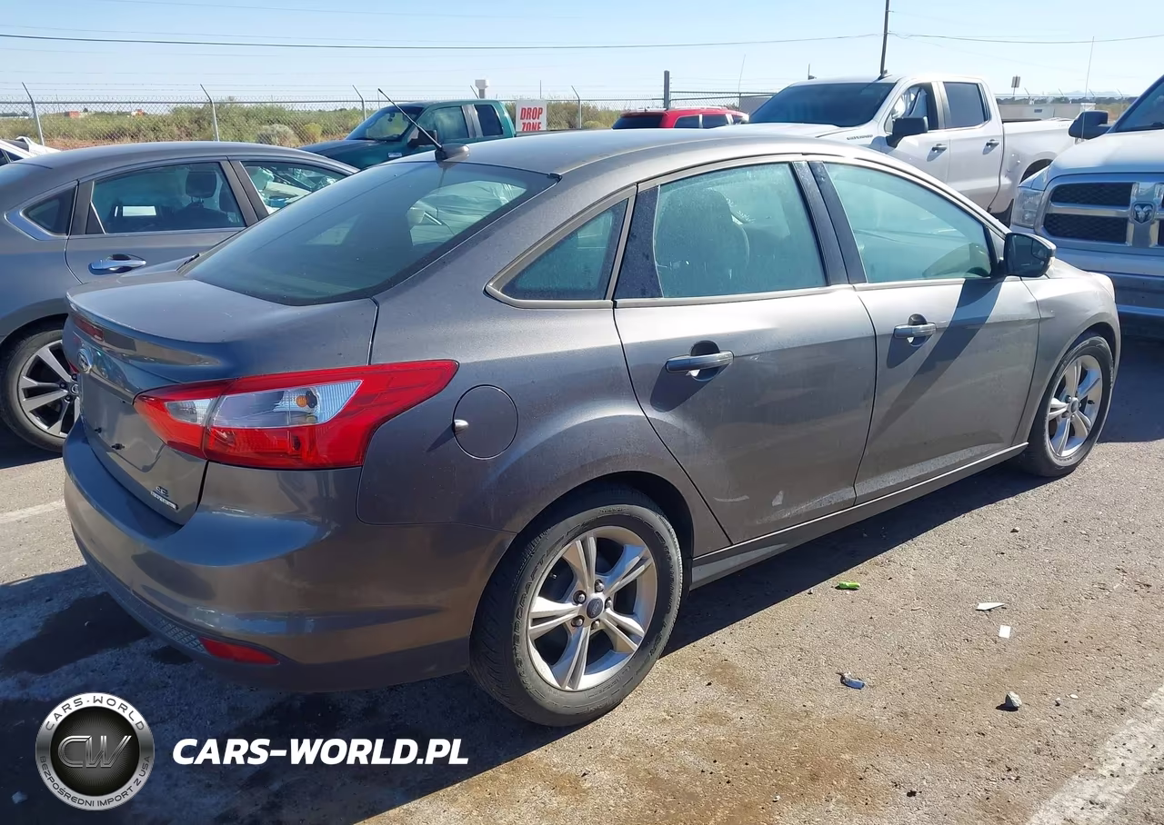 2013 Ford Focus Se VIN:1FADP3F28DL372686 - 4
