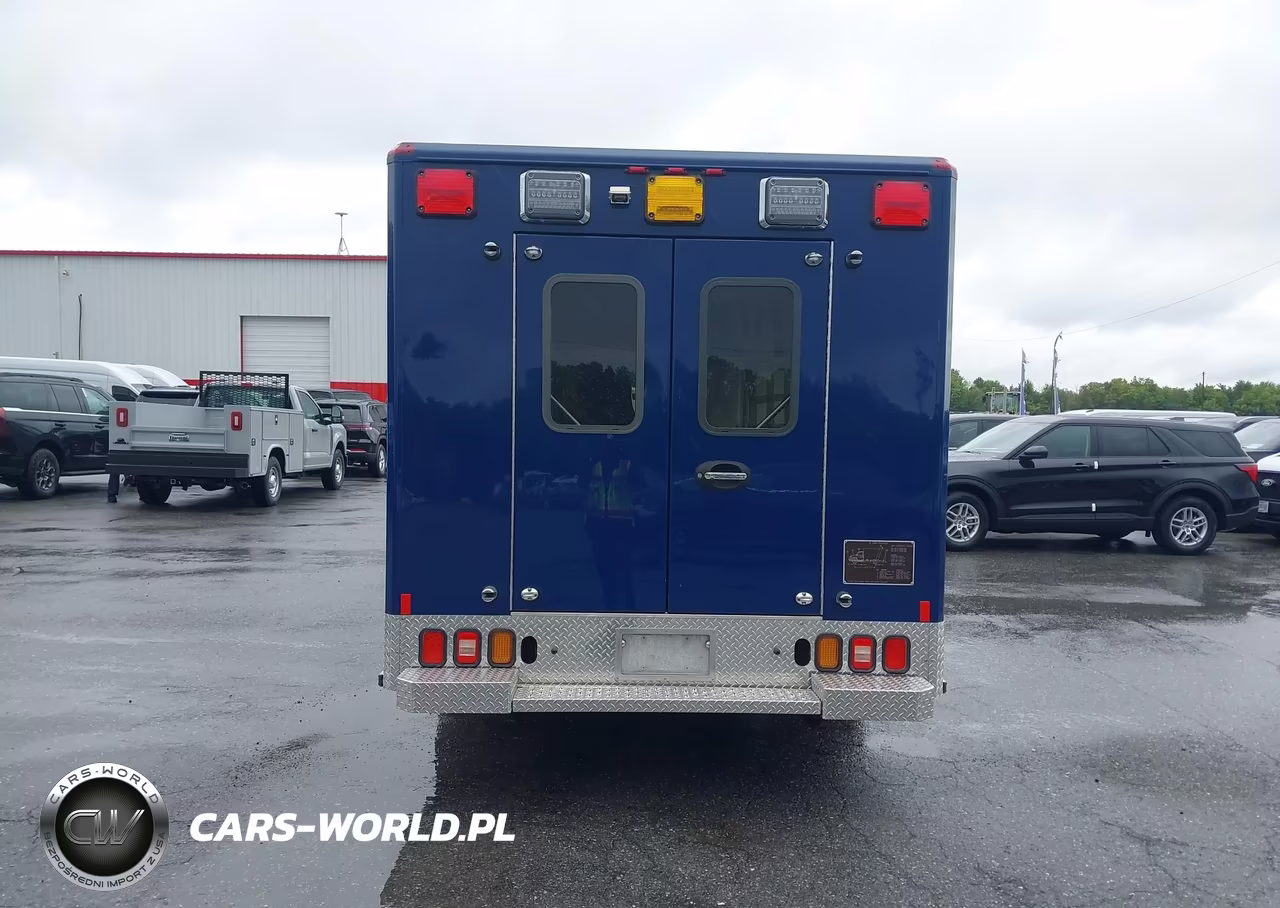 2013 Chevrolet Express Cutaway 3500 Diesel VIN:1GB3G2CL5D1114025 - 18