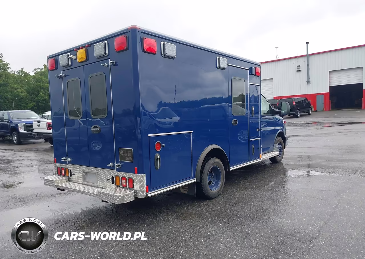 2013 Chevrolet Express Cutaway 3500 Diesel VIN:1GB3G2CL5D1114025 - 4