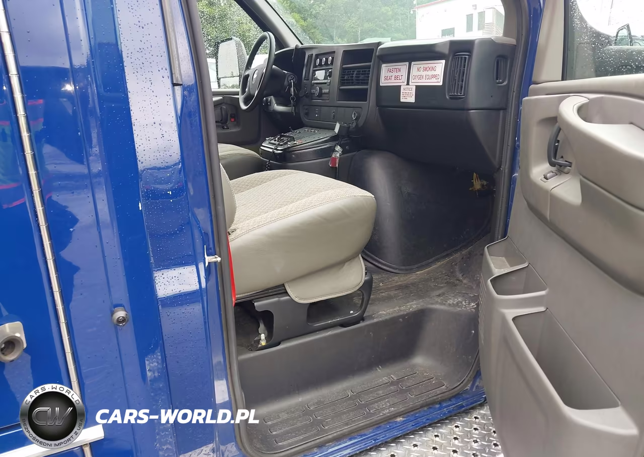 2013 Chevrolet Express Cutaway 3500 Diesel VIN:1GB3G2CL5D1114025 - 5
