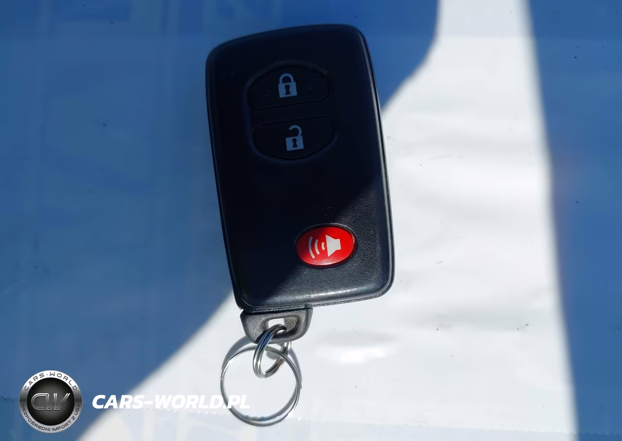 2013 Toyota Prius Three VIN:JTDKN3DU4D0349905 - 11