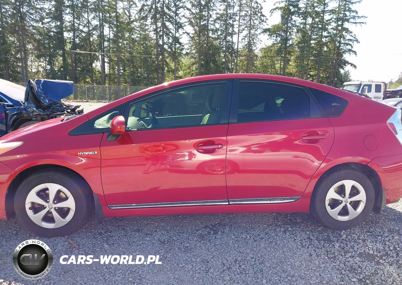 2013 Toyota Prius Three VIN:JTDKN3DU4D0349905 - 14
