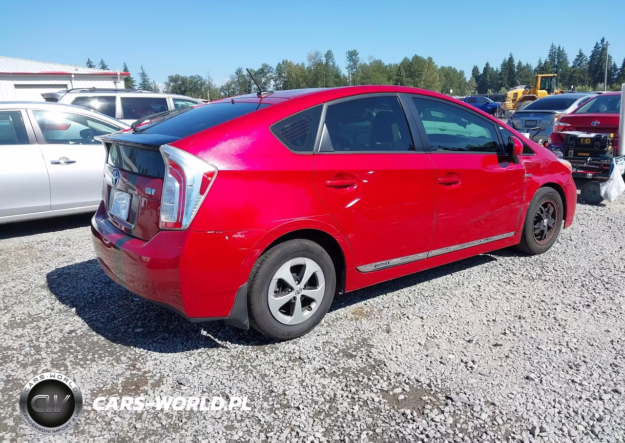 2013 Toyota Prius Three VIN:JTDKN3DU4D0349905 - 4