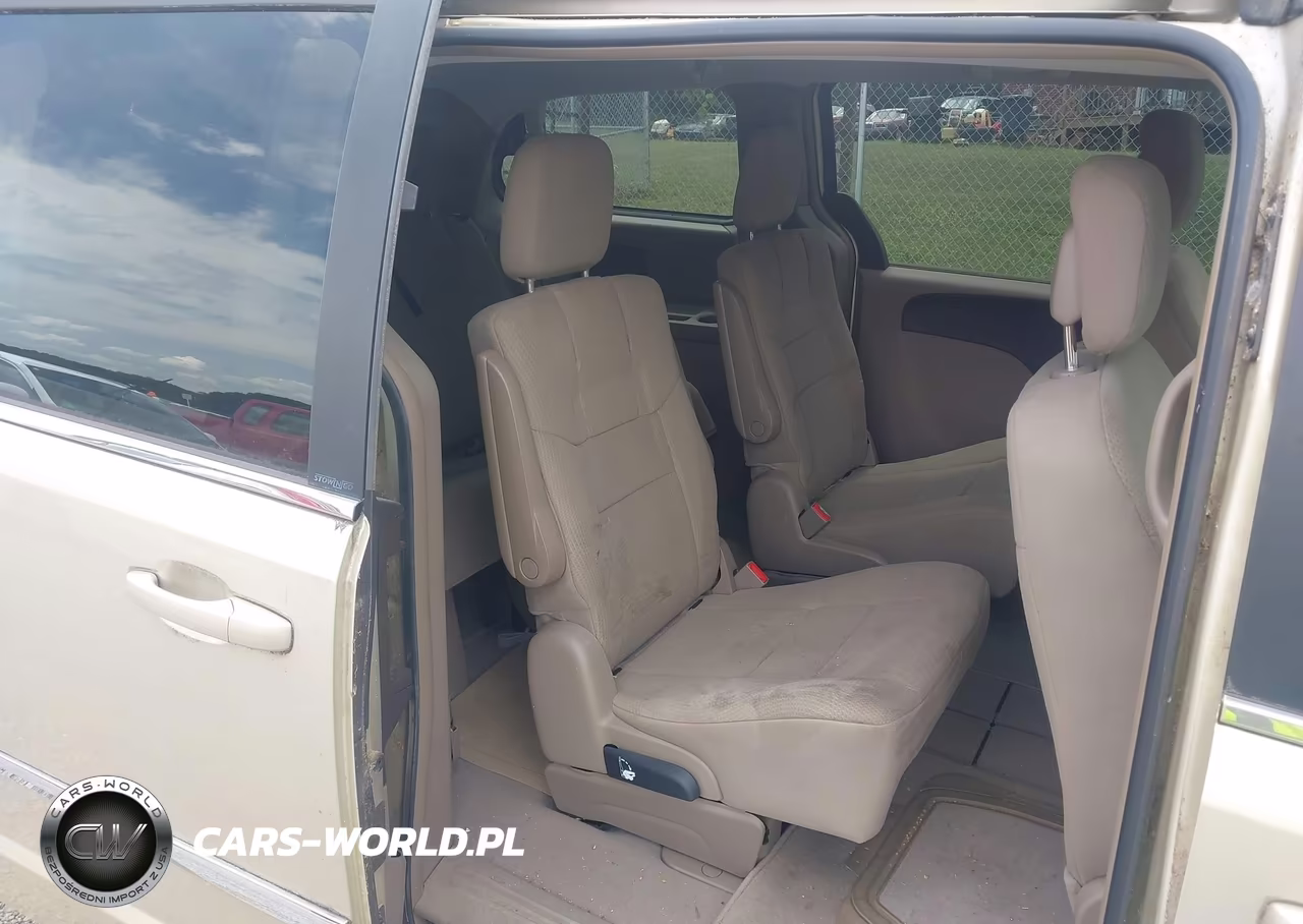 2011 Chrysler Town & Country Touring VIN:2A4RR5DGXBR605132 - 8