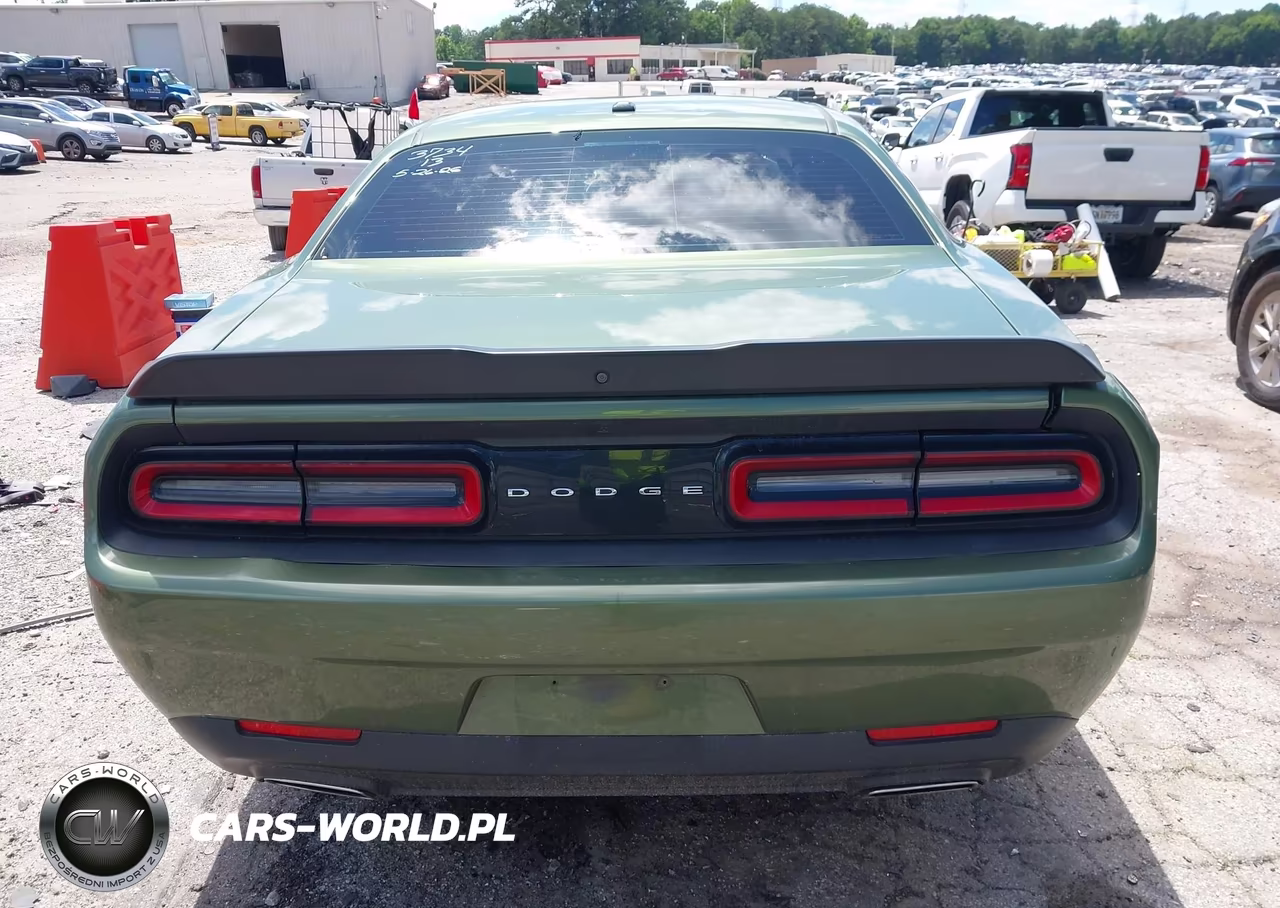 2018 Dodge Challenger Sxt VIN:2C3CDZAG5JH333734 - 16