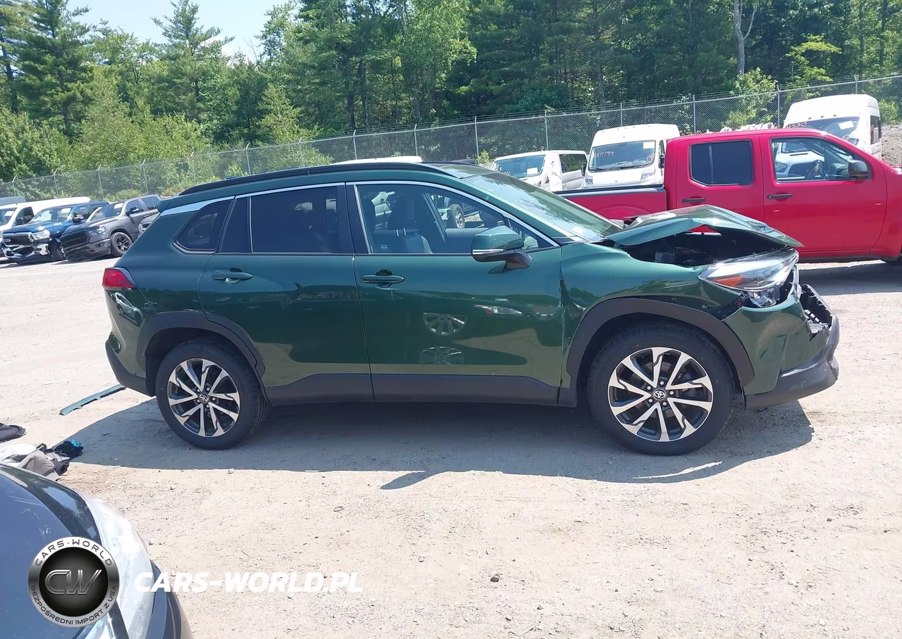 2022 Toyota Corolla Cross Xle VIN:7MUDAABG7NV011604 - 14