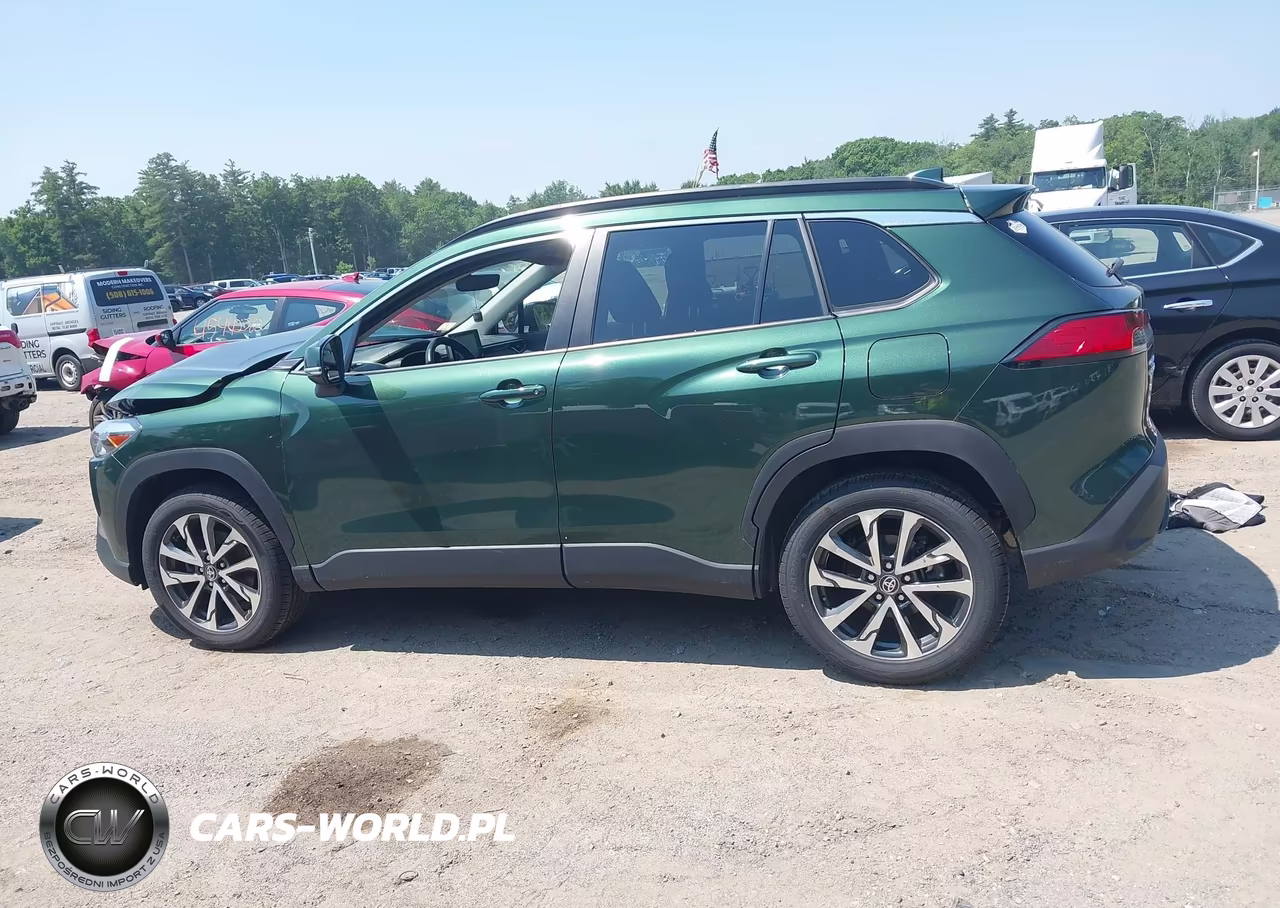 2022 Toyota Corolla Cross Xle VIN:7MUDAABG7NV011604 - 15