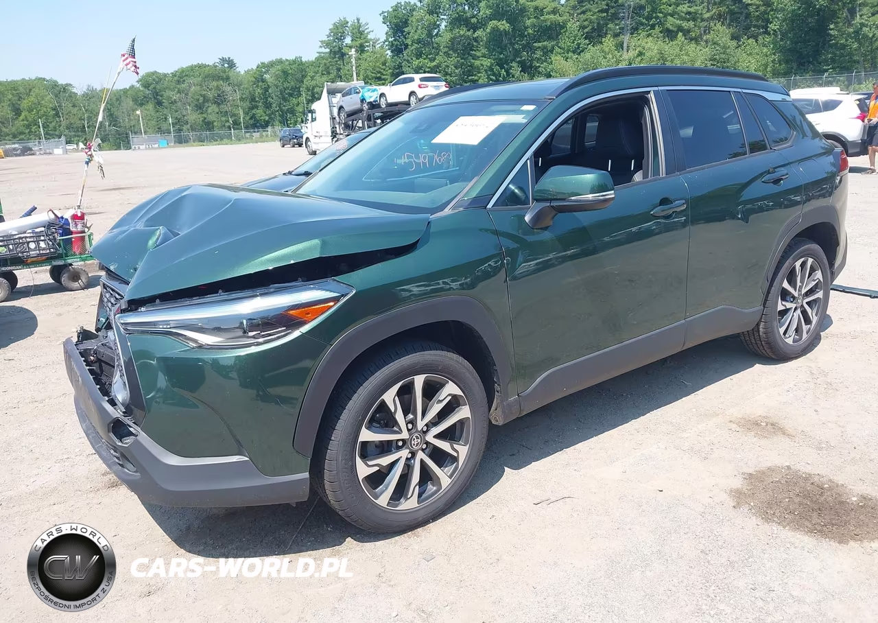 2022 Toyota Corolla Cross Xle VIN:7MUDAABG7NV011604 - 2