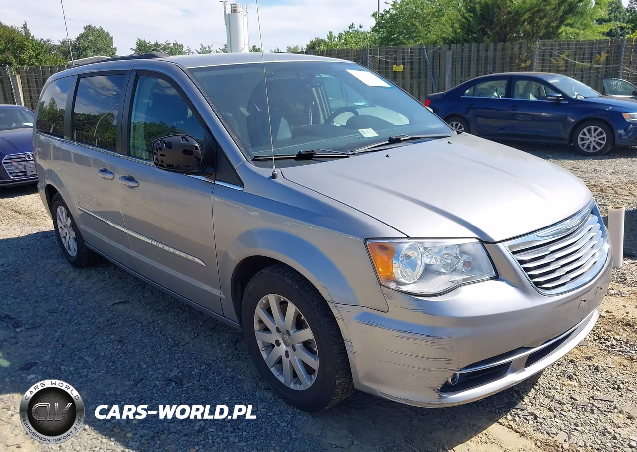 2016 Chrysler Town & Country Touring – zdjęcie 1 z 16