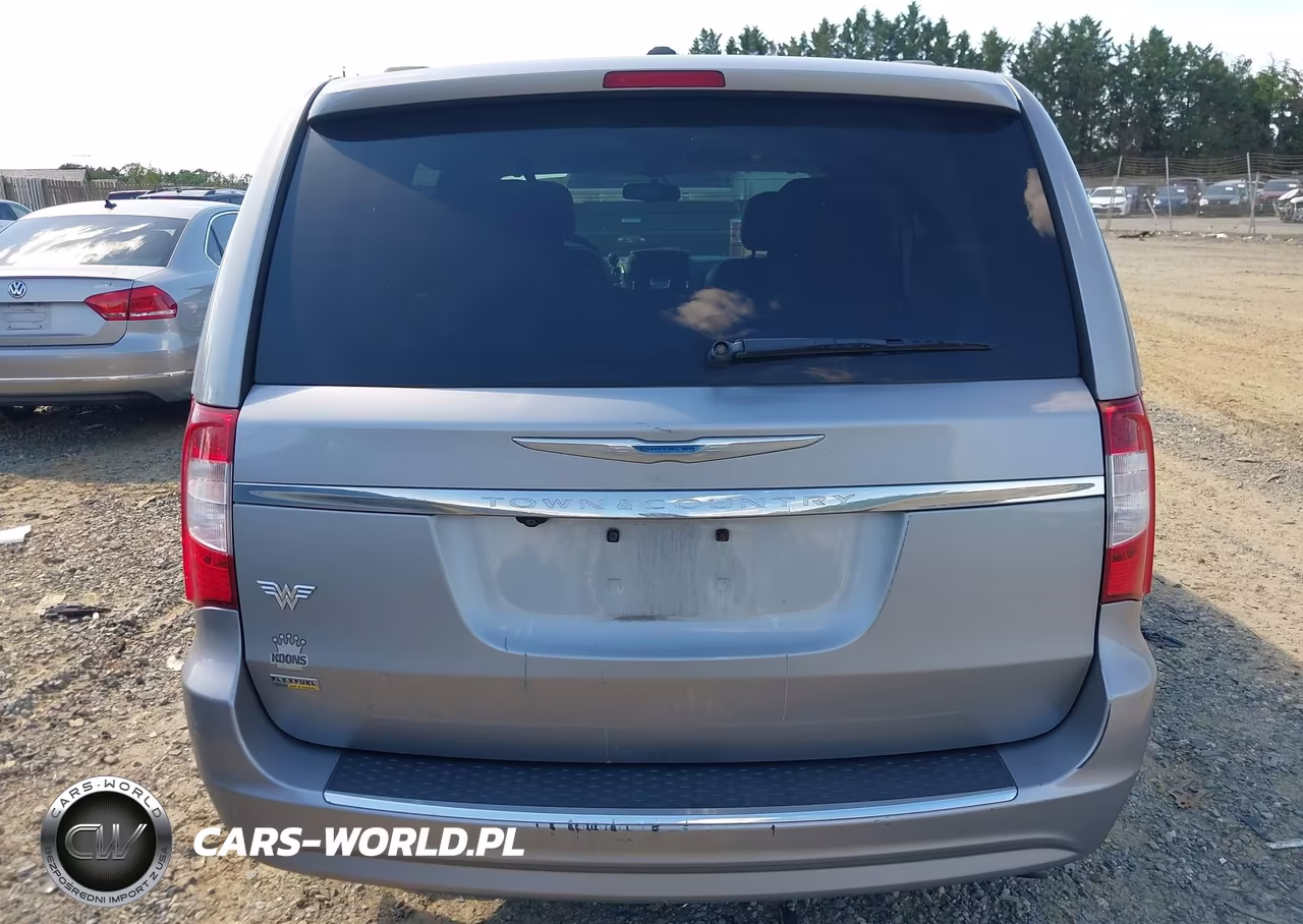 2016 Chrysler Town & Country Touring VIN:2C4RC1BG9GR267555 - 16