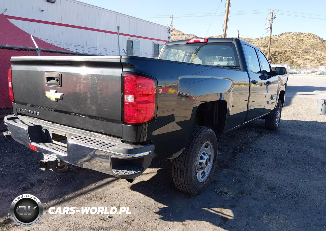 2018 Chevrolet Silverado 2500Hd Work Truck VIN:1GC1CUEG9JF236282 - 4