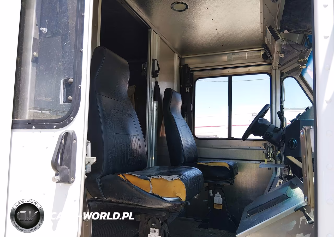 2016 Ford E-350 Stripped VIN:1FC3E3KS1GDC55399 - 5