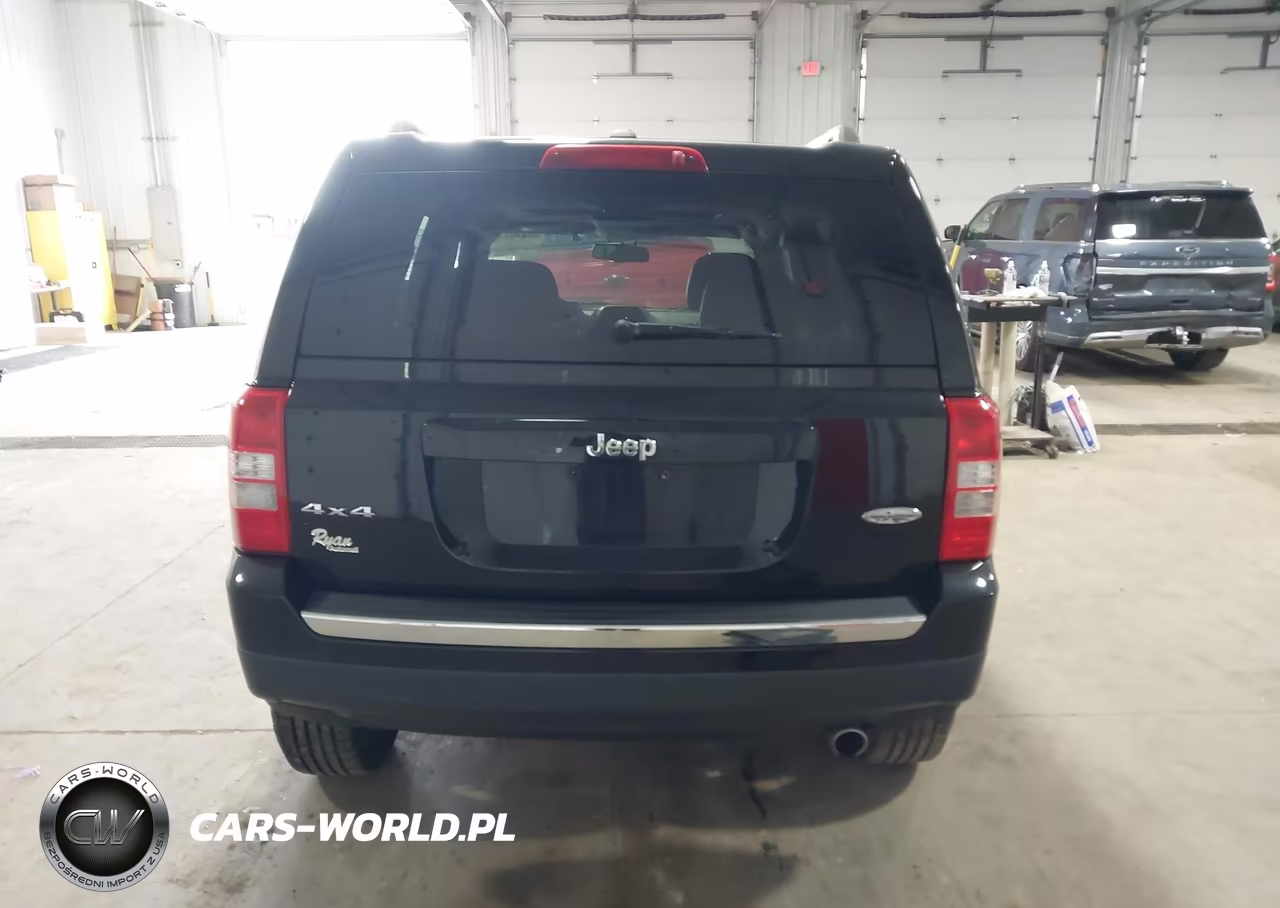 2017 Jeep Patriot High Altitude 4X4 VIN:1C4NJRFB7HD195793 - 16