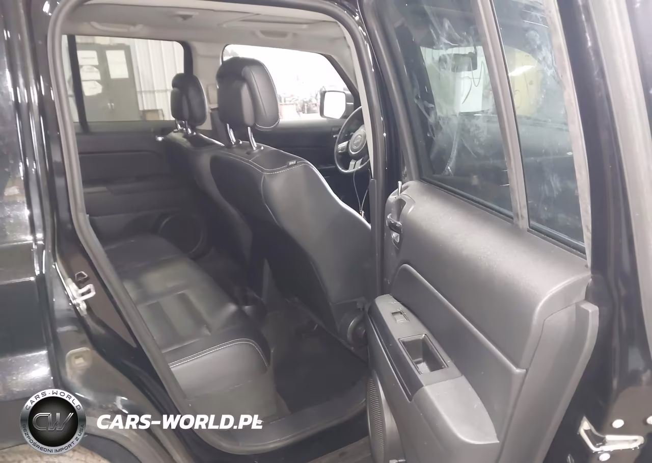 2017 Jeep Patriot High Altitude 4X4 VIN:1C4NJRFB7HD195793 - 8