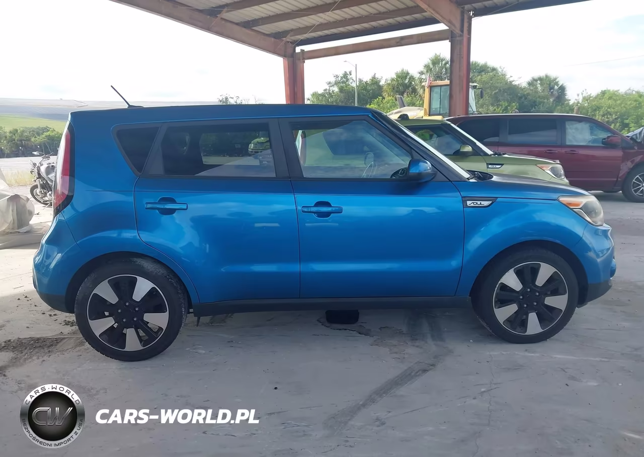 2018 Kia Soul + VIN:KNDJP3A58J7554990 - 13