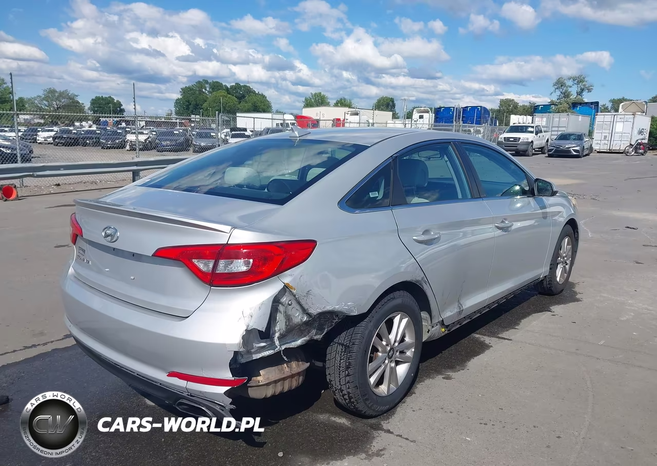 2017 Hyundai Sonata VIN:5NPE24AF7HH446896 - 4