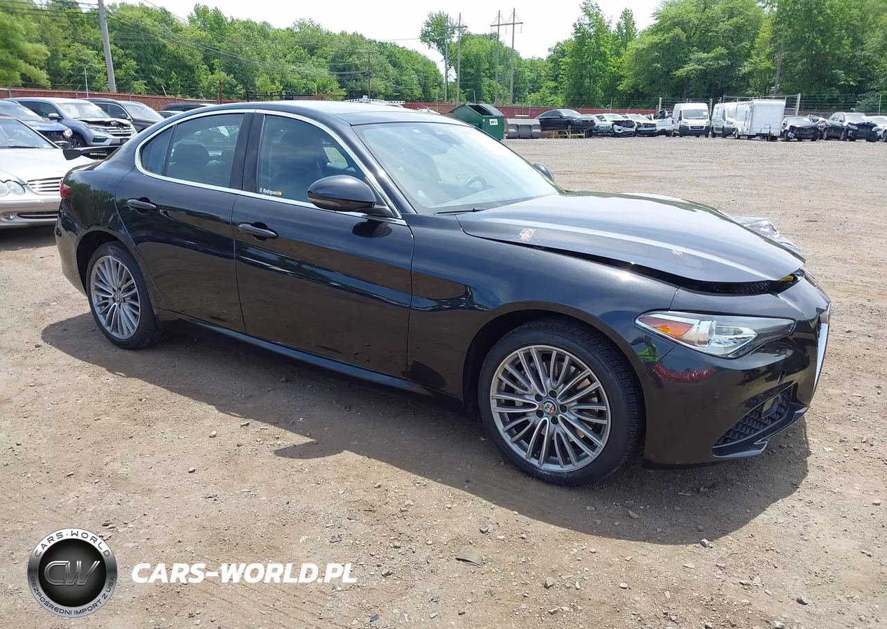 2017 Alfa Romeo Giulia Ti Awd – zdjęcie 1 z 17