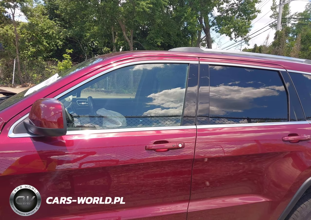 2018 Jeep Grand Cherokee Laredo E 4X4 VIN:1C4RJFAG2JC223322 - 14