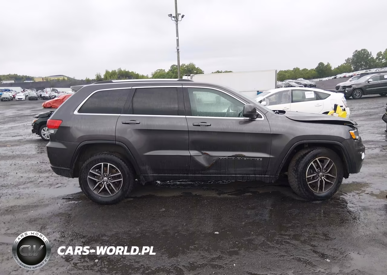 2018 Jeep Grand Cherokee Laredo E 4X4 VIN:1C4RJFAG3JC406258 - 13