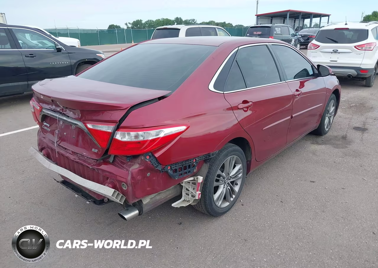 2016 Toyota Camry Se VIN:4T1BF1FK3GU545923 - 4