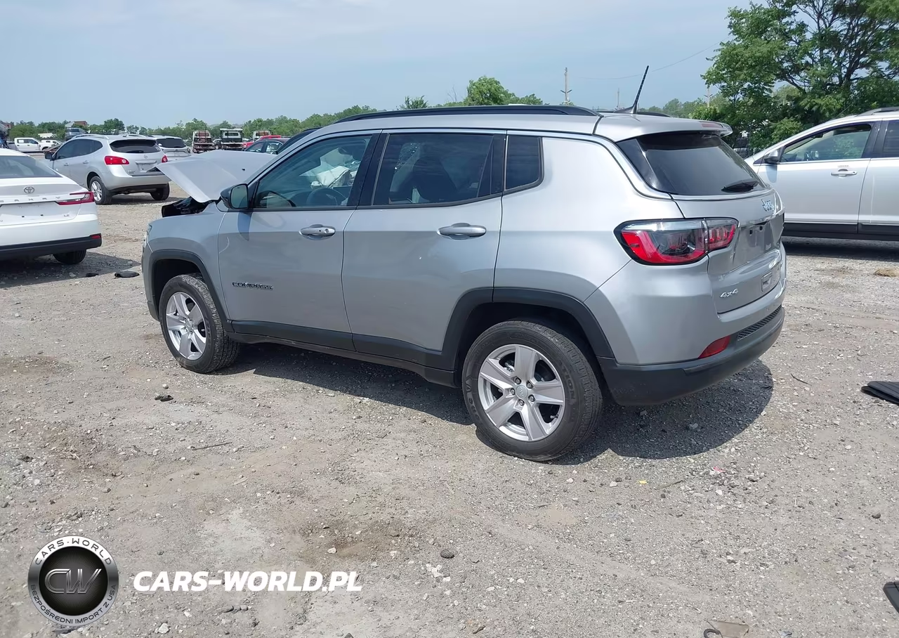 2022 Jeep Compass Latitude 4X4 VIN:3C4NJDBB0NT231421 - 3