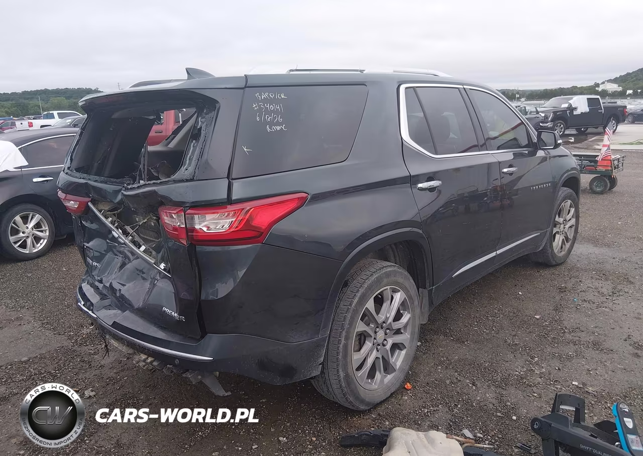 2019 Chevrolet Traverse Premier VIN:1GNERKKW7KJ132959 - 4