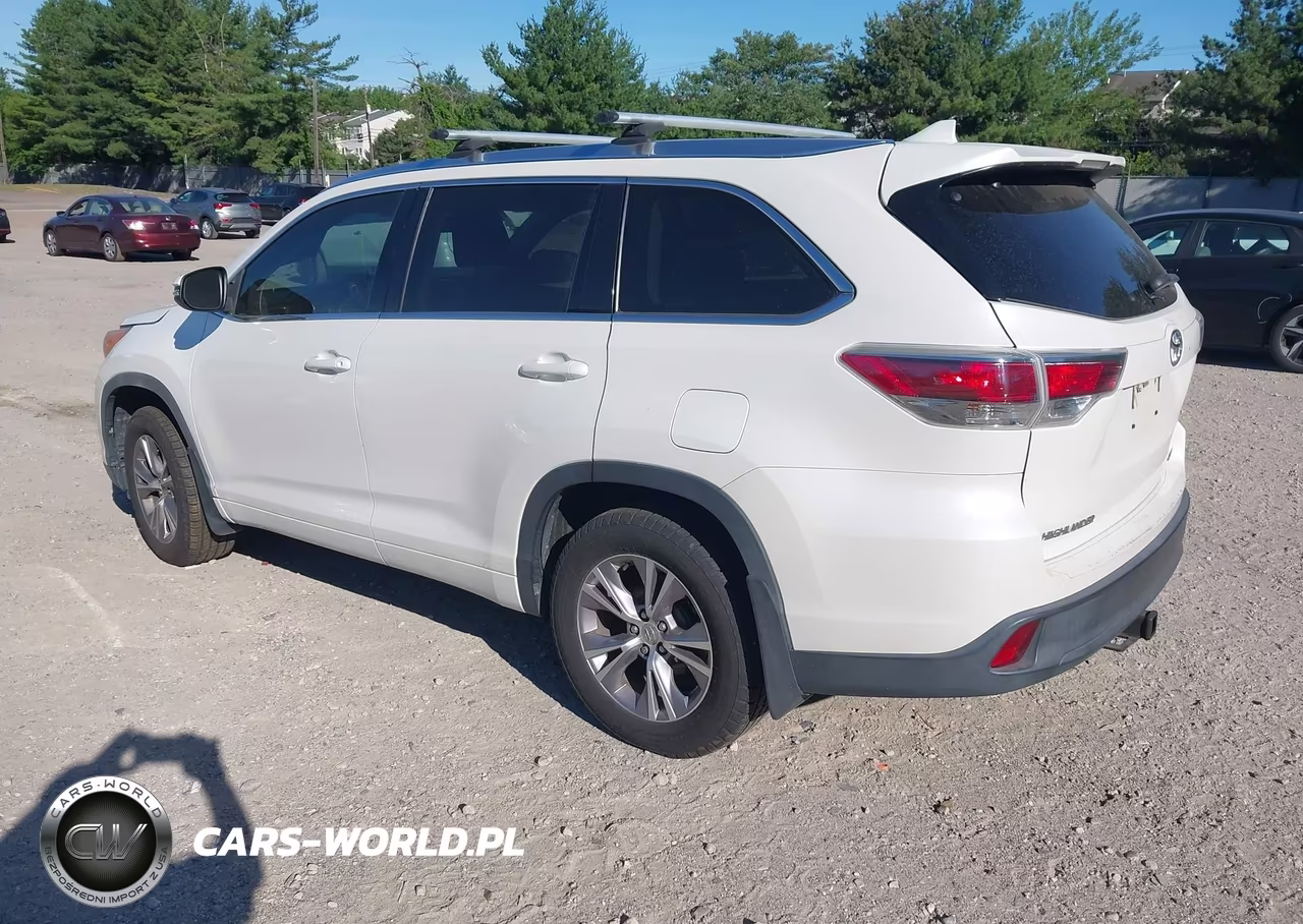 2014 Toyota Highlander Xle V6 VIN:5TDJKRFH6ES005546 - 3
