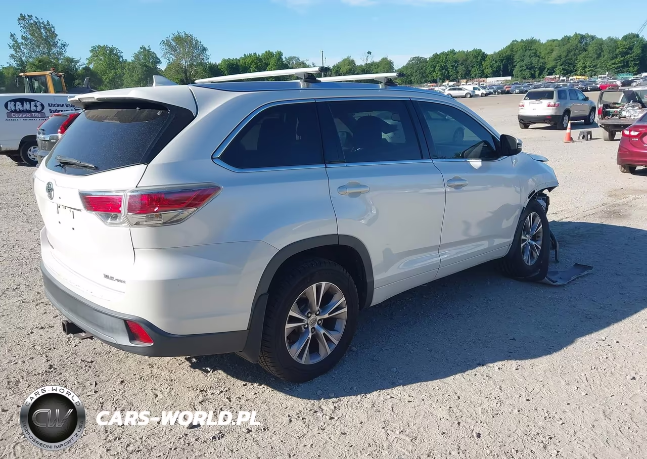 2014 Toyota Highlander Xle V6 VIN:5TDJKRFH6ES005546 - 4