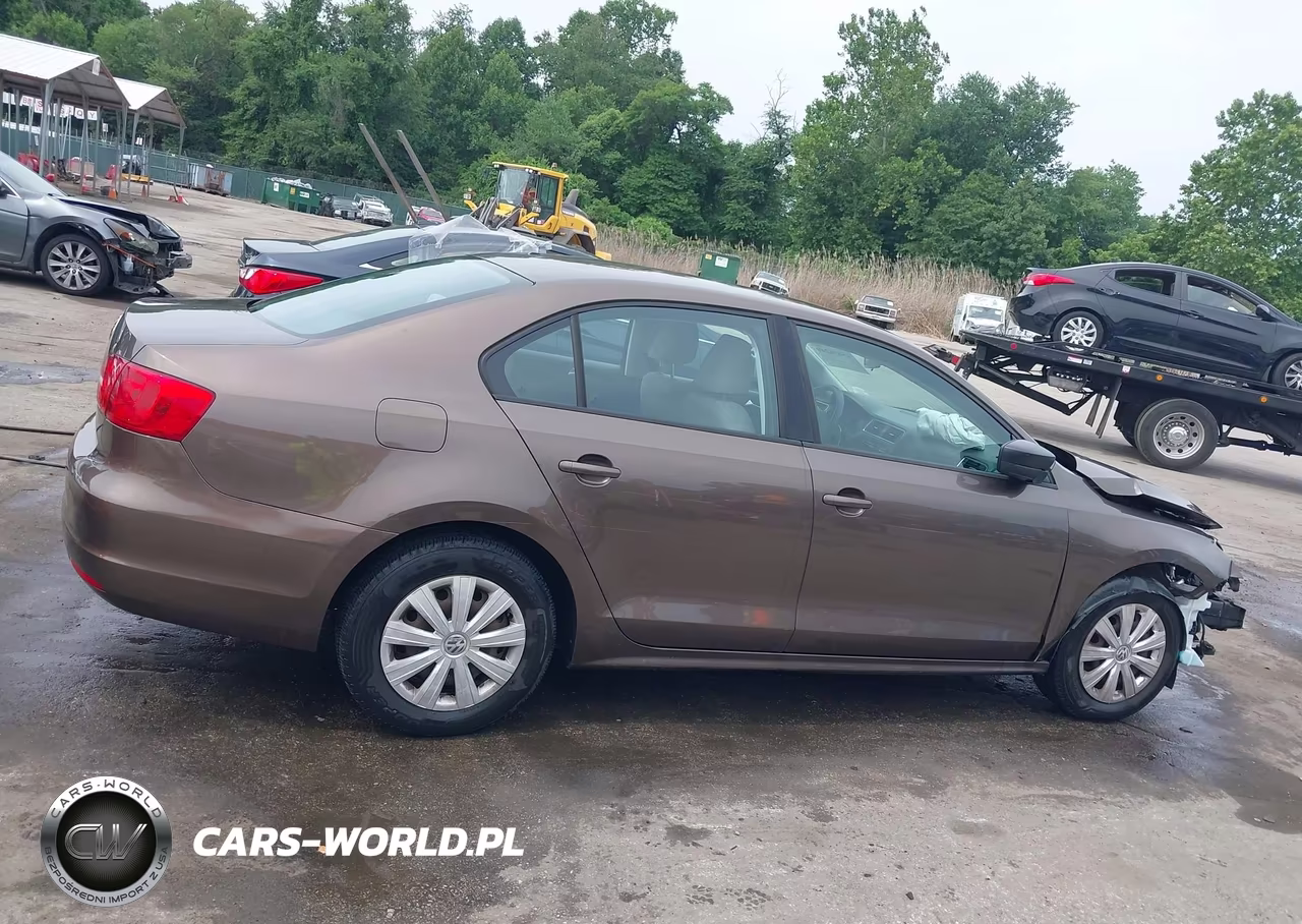 2013 Volkswagen Jetta 2.0L S VIN:3VW2K7AJ9DM401212 - 14