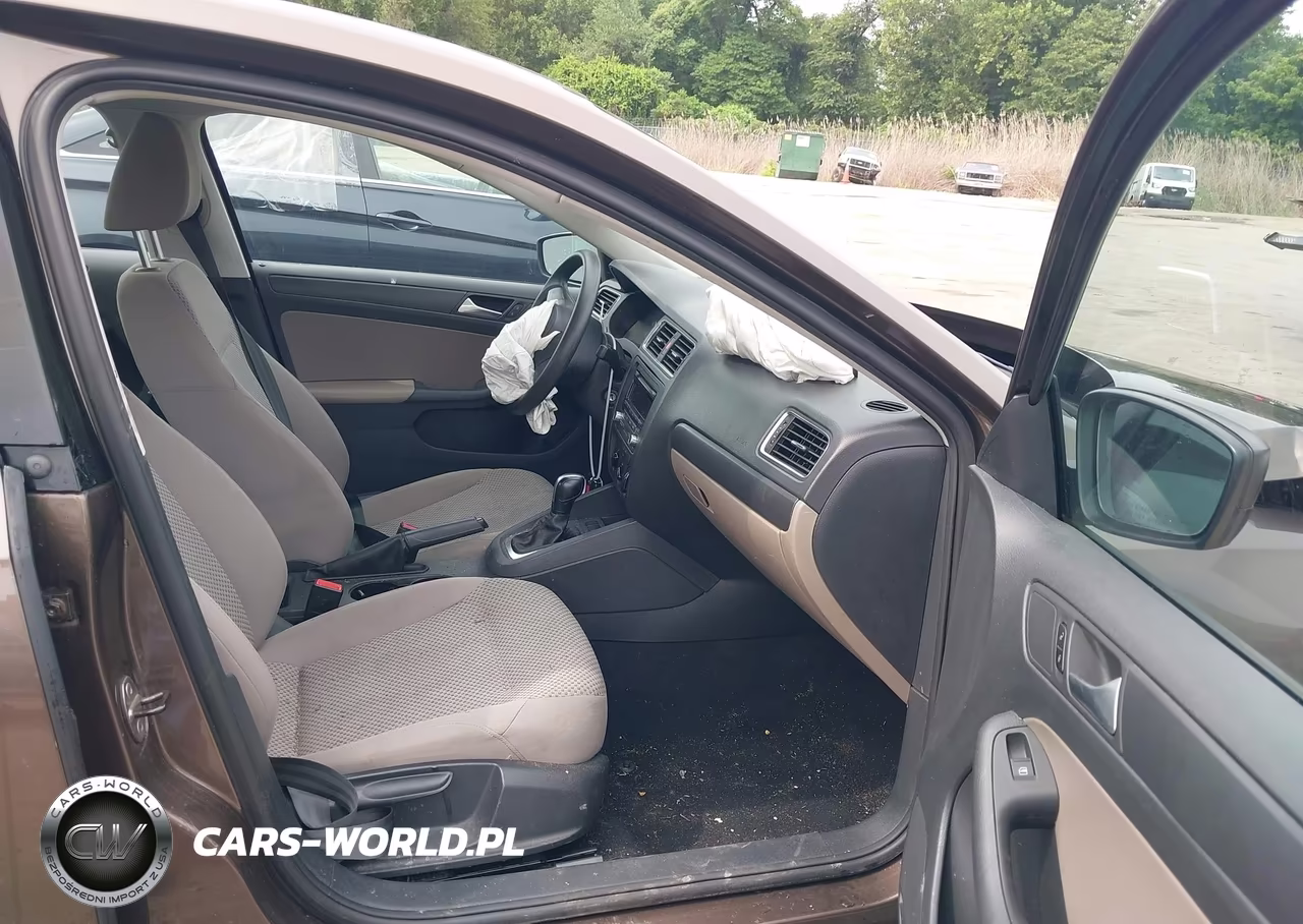2013 Volkswagen Jetta 2.0L S VIN:3VW2K7AJ9DM401212 - 5