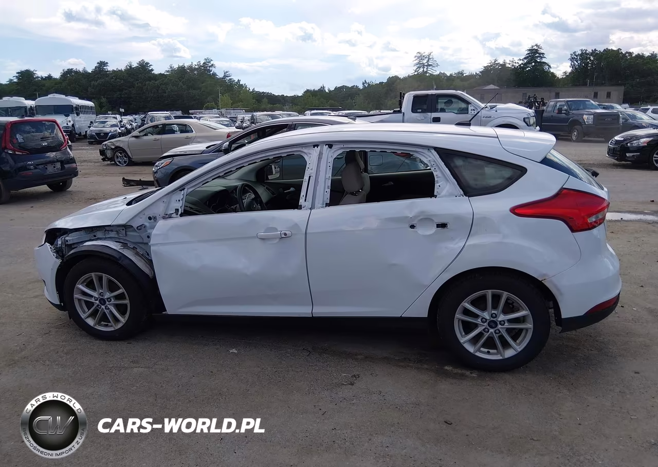 2017 Ford Focus Se VIN:1FADP3K2XHL316549 - 15