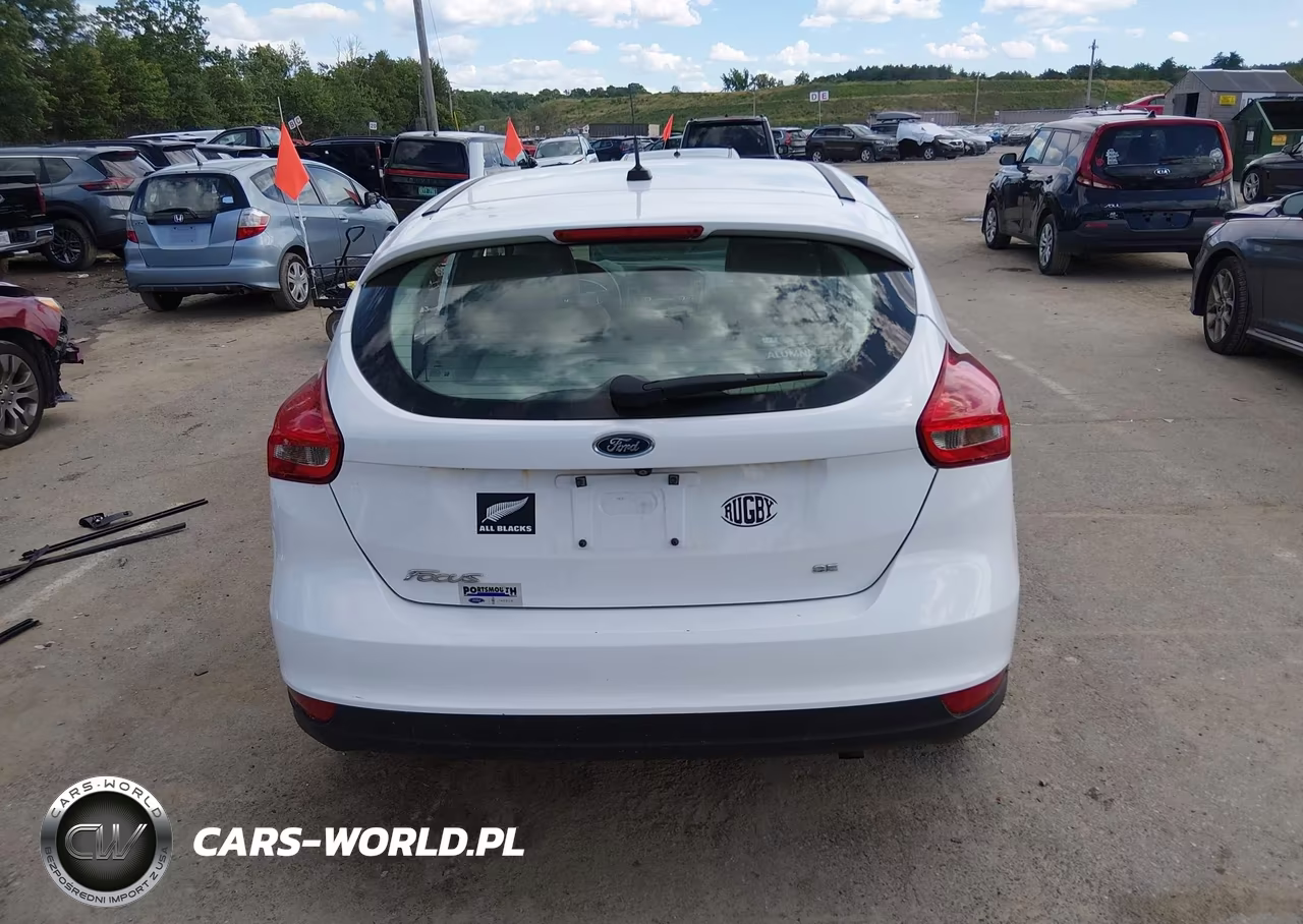 2017 Ford Focus Se VIN:1FADP3K2XHL316549 - 17
